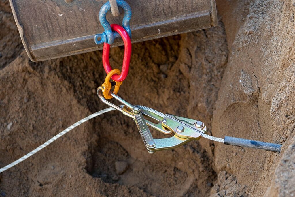 Cable grab in use with service line puller kit